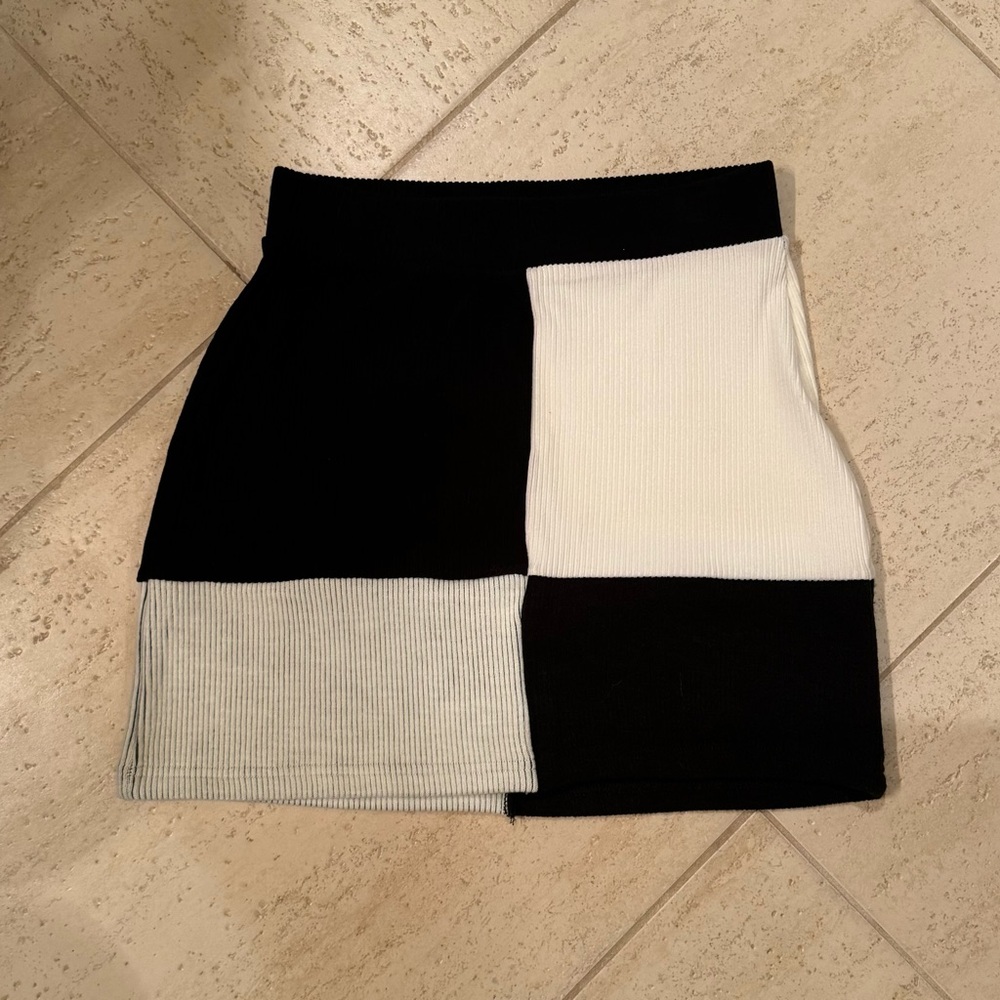 60s Mod Checkerboard Colorblock Mini Skirt - Black and White